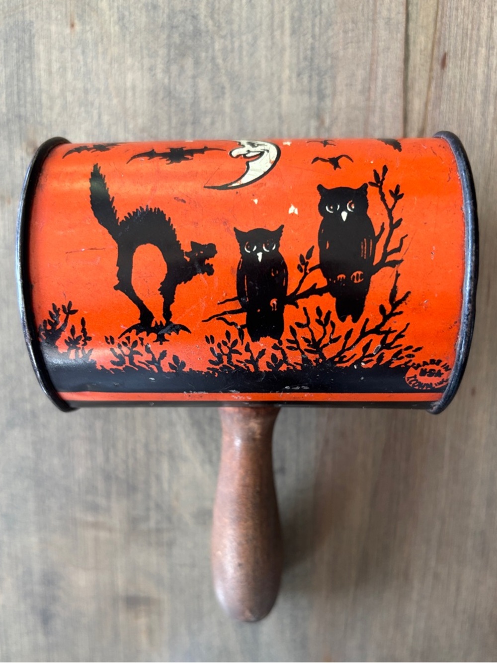 Vintage Halloween Rattle Noisemaker - Picture 3 of 11